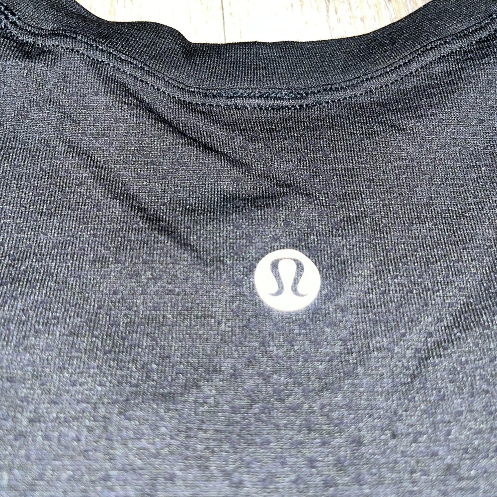 lululemon athletica Black Short Sleeve Tee